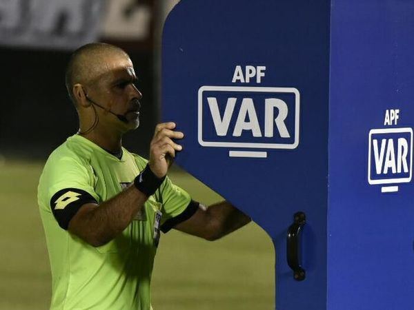 Séptimo clásico de Éber Aquino: los números de Olimpia y Cerro - Fútbol - ABC Color