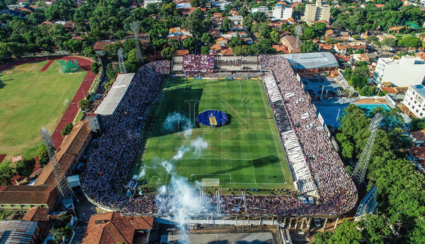 HOY / Clásico en marcha! Olimpia y Cerro ya juegan en el Bosque