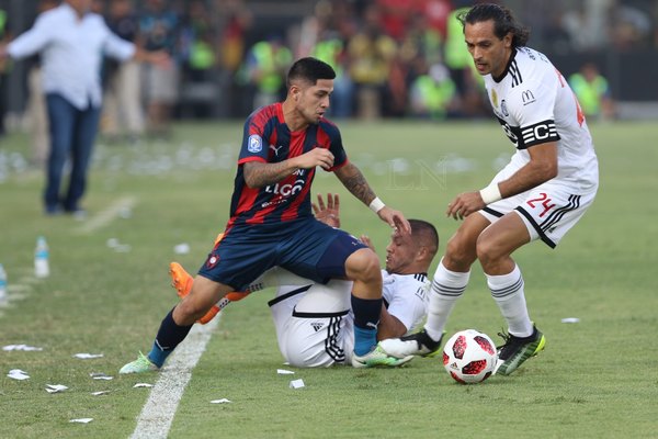 El clásico cortó la extraordinaria racha de Roque Santa Cruz