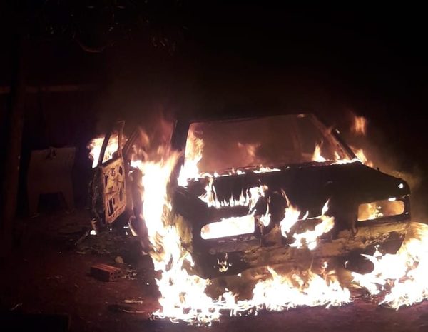 Incendian vehículo en Franco