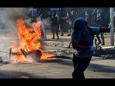 VIOLENTAS PROTESTAS EN LA APERTURA DEL FESTIVAL VIÑA DEL MAR EN CHILE