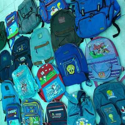 Alumnos y Docentes de la FCA de la filial de San  Pedro recolectan mochilas para entregar a niños de escasos recursos. - .::RADIO NACIONAL::.