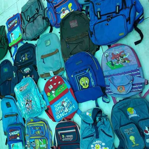 Alumnos y Docentes de la FCA de la filial de San Pedro recolectan mochilas para entregar a niños de escasos recursos. - .::RADIO NACIONAL::.