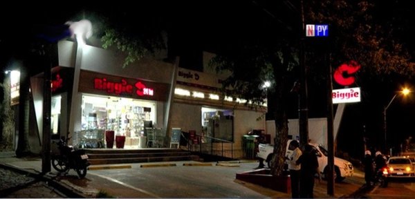 Violento asalto a minimercado en barrio Trinidad | Noticias Paraguay