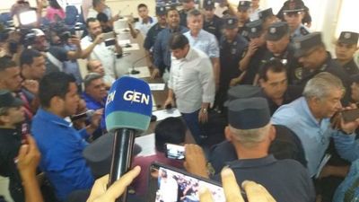 En un circo montado destituyeron a Ever Salinas y eligieron a Martín Escobar en una dudosa Sesión