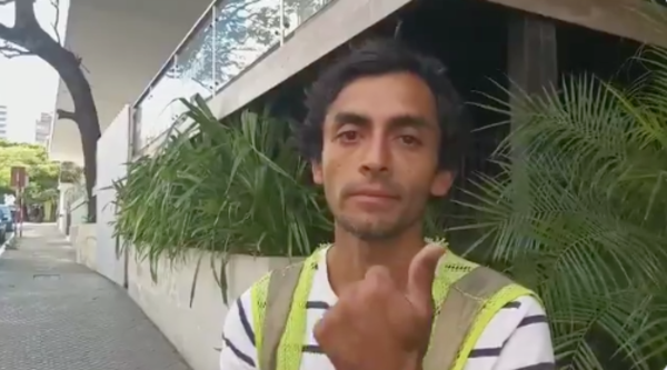 HOY / Cuidacoches: “Me gusta este trabajo, todos tenemos que trabajar”