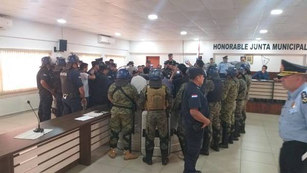 PJC: Grupo de los 7 destituye al presidente de la Junta Municipal y pone a Martín Escobar en su lugar - ADN Paraguayo