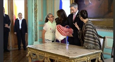 Gobierno entrega aportes a artesanas de todo el país - .::RADIO NACIONAL::.