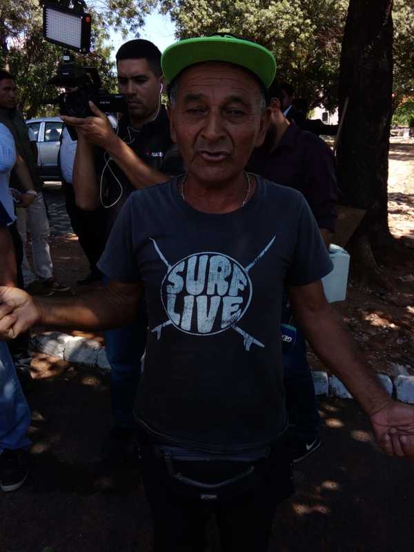 Cuidacoches en pie de guerra: "Colorado ya omanoma hina" » Ñanduti