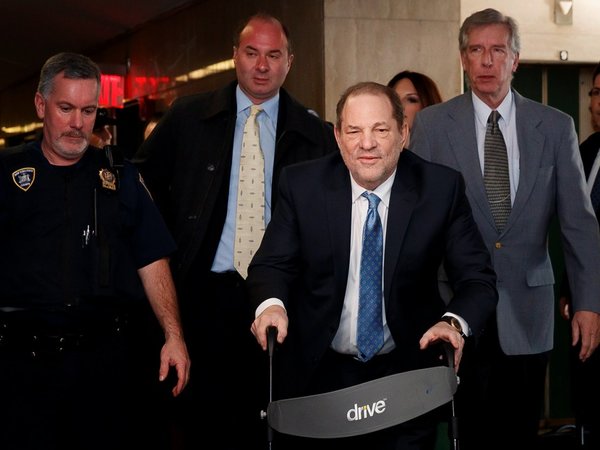 Jurado halla a Harvey Weinstein culpable de dos delitos sexuales y absuelve los graves