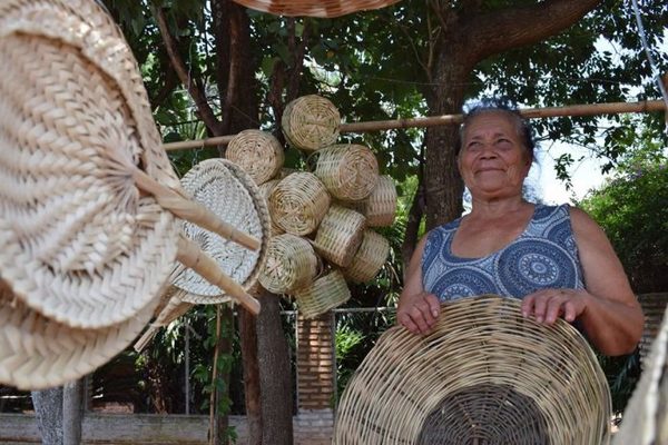 En Día de la Mujer Paraguaya Radio Nacional resalta el trabajo de artesanas de varias ciudades del país - .::RADIO NACIONAL::.