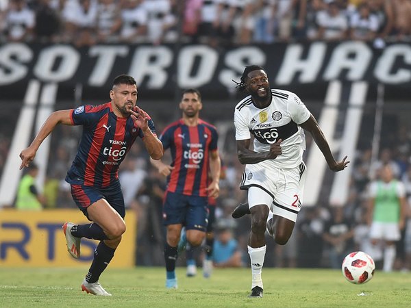 Patiño: "Adebayor nos facilitó un poco el trabajo"