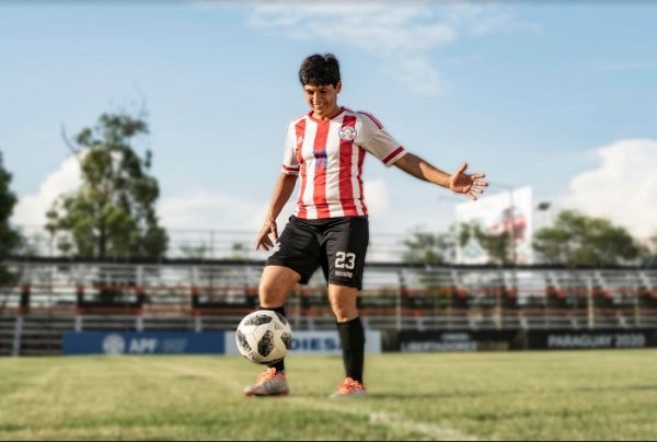 Marca cervecera plantea celebrar el "Día de la Jugadora Paraguaya"