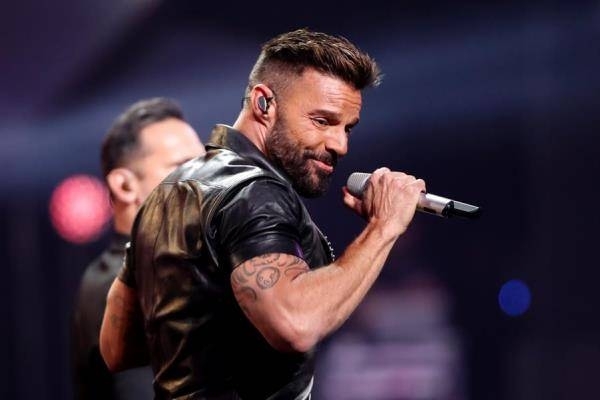 HOY / Ricky Martin provoca al "monstruo" en difícil noche inaugural de Viña del Mar