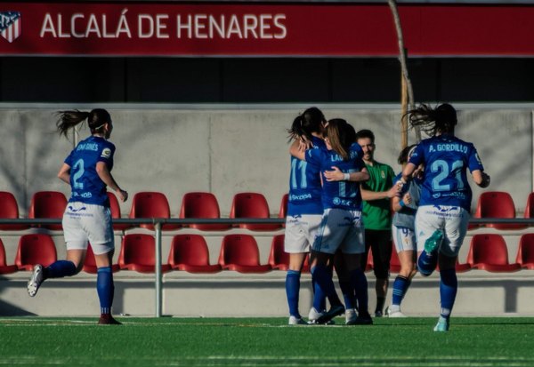 Una paraguaya hizo un gol y su equipo ganó al Atlético de Madrid