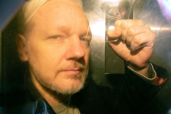Julian Assange, el pirata informático más buscado, de nuevo en el centro de atención - Mundo - ABC Color