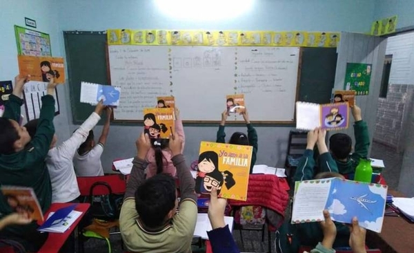HOY / No subir fotos de niños con uniformes escolares, porque abusadores acechan, avisan