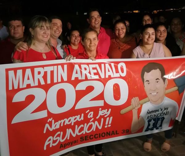 Arévalo ratifica precandidatura en celebración del día de la Mujer Paraguaya