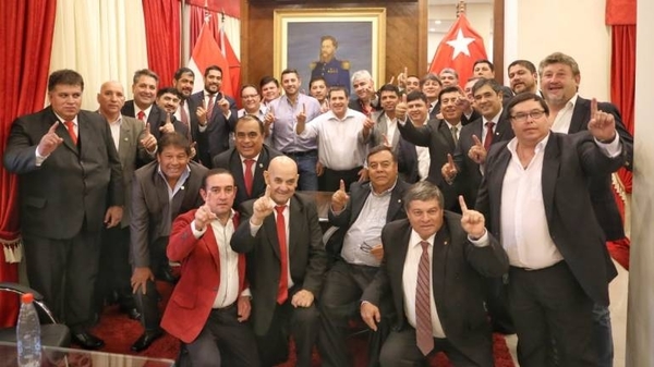 HOY / Édgar López, presidente del Consejo Nacional de presidentes de seccionales, tras la reunión en la Junta de Gobierno