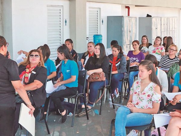 El desempleo sigue teniendo cara de mujer en Paraguay