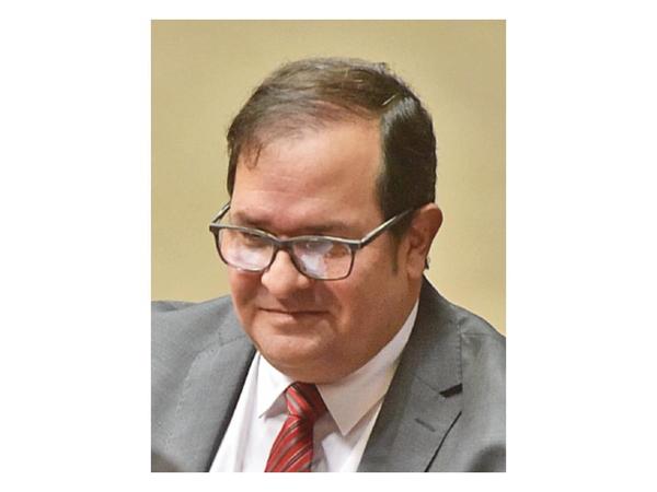 Samaniego propone modificar ley y reglamento