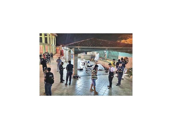 Sicario mata a 2 y deja a 3 heridos en cancha sintética