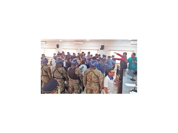 Una nueva sesión fallida en la Junta Municipal en Pedro Juan Caballero