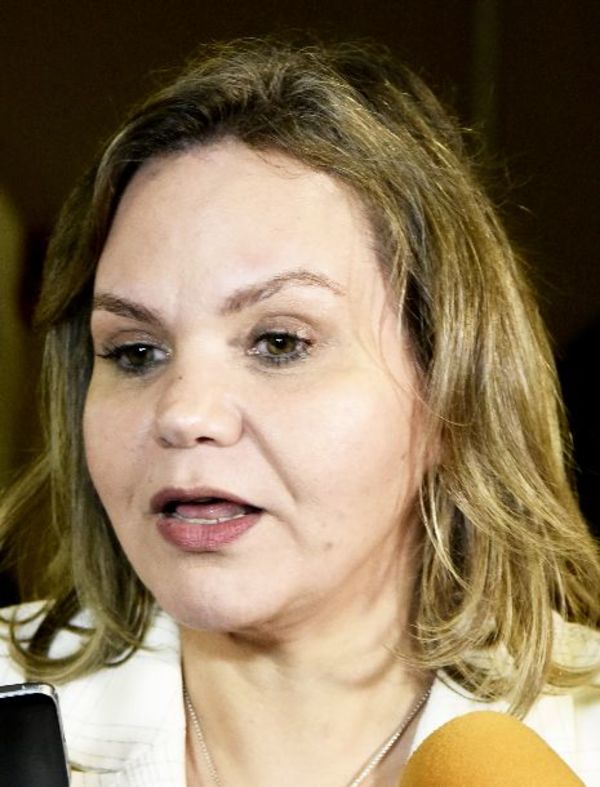 Senadora quiere  candidato de consenso en Asunción - Política - ABC Color
