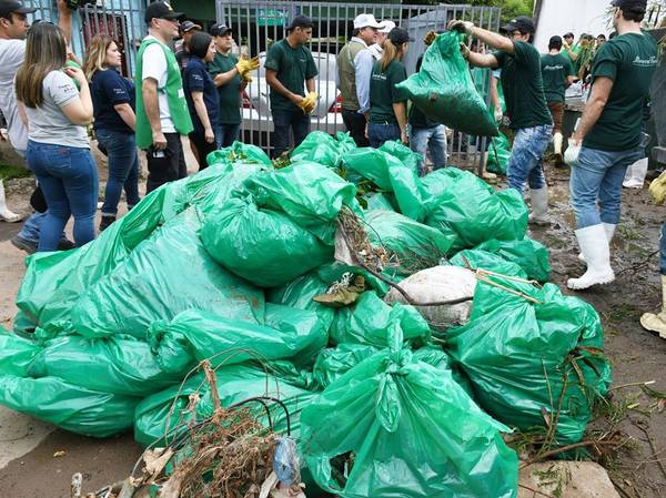 Minga ambiental en arroyo Mburicaó deja al descubierto la inacción del estado - Informate Paraguay