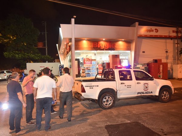 Delincuente roba G. 10 millones de minimercado en el barrio Mburicaó