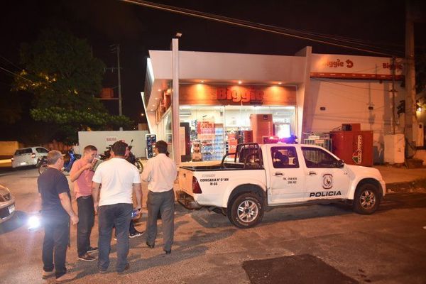 Por tercera vez asaltan Biggie de Mburicao. Llevaron 10 palos
