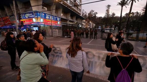 Protestas bajan de intensidad en un Viña del Mar cercado por miles de agentes » Ñanduti