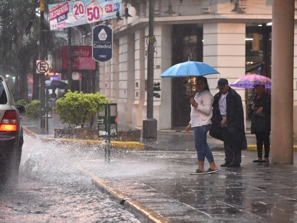 Meteorología emite alerta de tormentas y fuertes vientos para casi todo el país