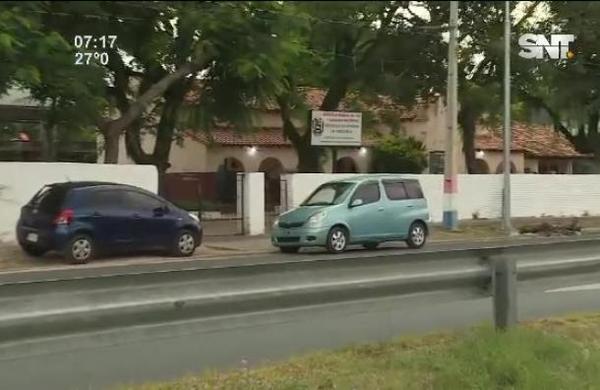 Peligroso cruce de peatones en la Autopista Ñu Guasu - SNT