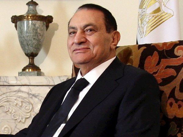 Fallece el ex presidente egipcio Hosni Mubarak, según la TV estatal