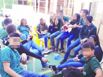 Prohíben tereré en el cole por desconcentrar