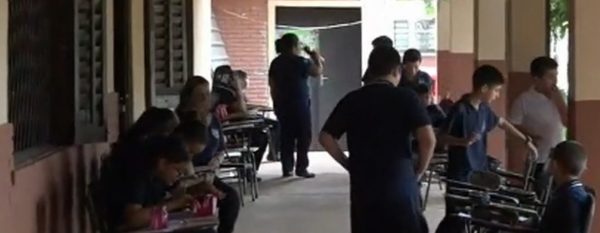Iniciaron las clases a oscura | Noticias Paraguay
