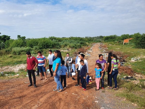Vecinos piden clausura de un vertedero