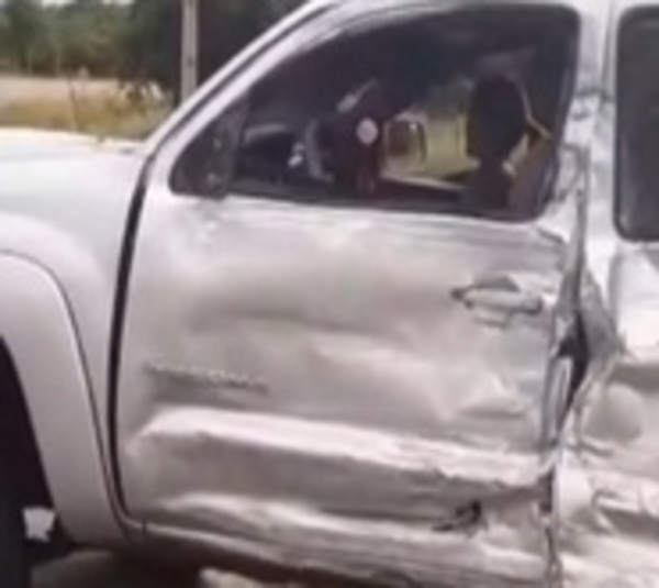 Camión impacta contra camioneta sobre Ruta 1 - Paraguay.com