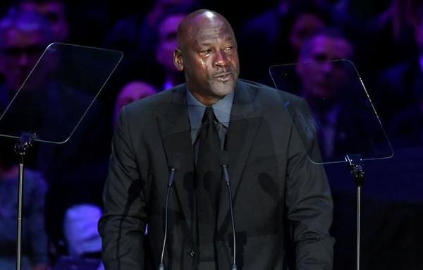 El llanto de Michael Jordan en el homenaje a Kobe Bryant