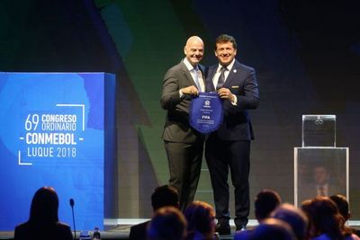 Alejandro Domínguez, presidente por cuatro años más
