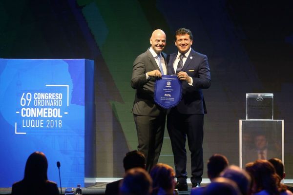Alejandro Domínguez, presidente por cuatro años más
