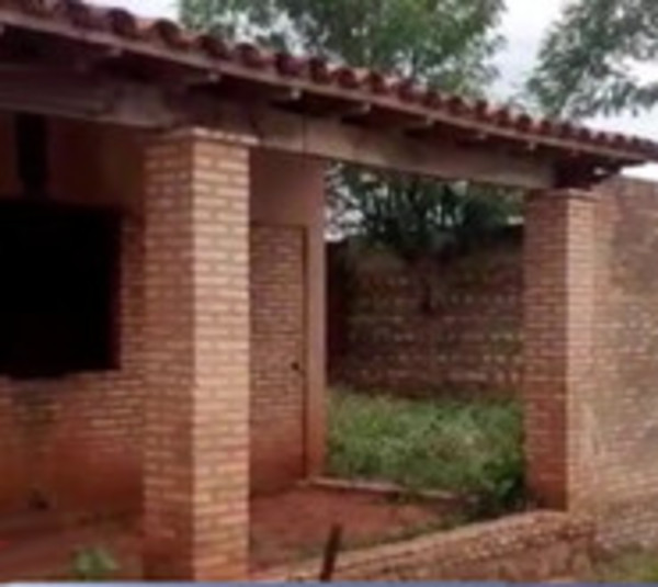 Padres de familia toman escuela por falta de aulas y baños - Paraguay.com