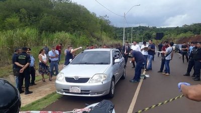 Hallan a dos mujeres muertas y a una niña encerrada en un vehículo