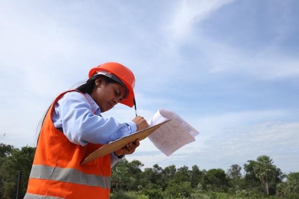 Las mujeres ganan la mitad que los hombres por igual trabajo