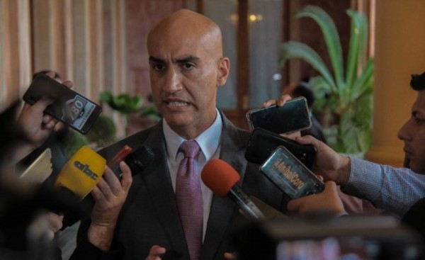 Monitorean a paraguayo que llegó de China con síntomas de coronavirus