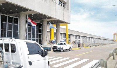 Odontólogo firma reposo por hernia de funcionario en Yacyretá | Noticias Paraguay