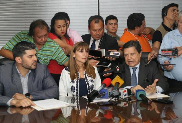 Municipalidad y Ministerios cooperarán para ofrecer alternativas a cuidacoches y limpiavidrios | .::Agencia IP::.