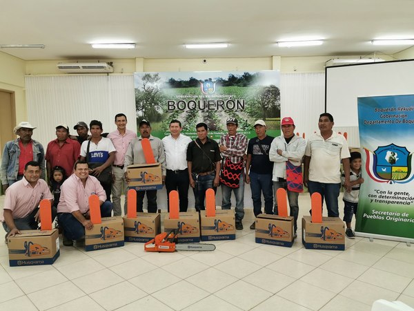 Comunidades ayoreas recibieron motosierras prometidas por la Gobernación de Boquerón