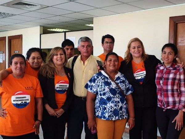 Escrachadores lamentan las chicanas de Rivas y esperan que haya sanciones